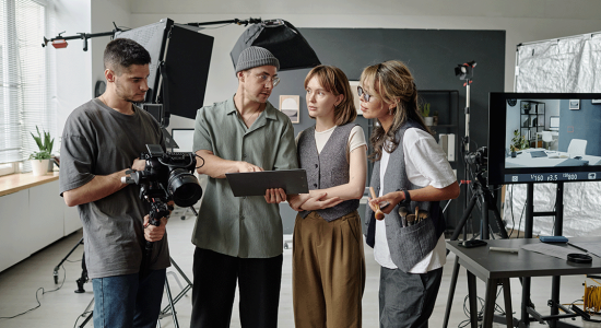 crew-discussing-shooting-day crew-discussing-shooting-day